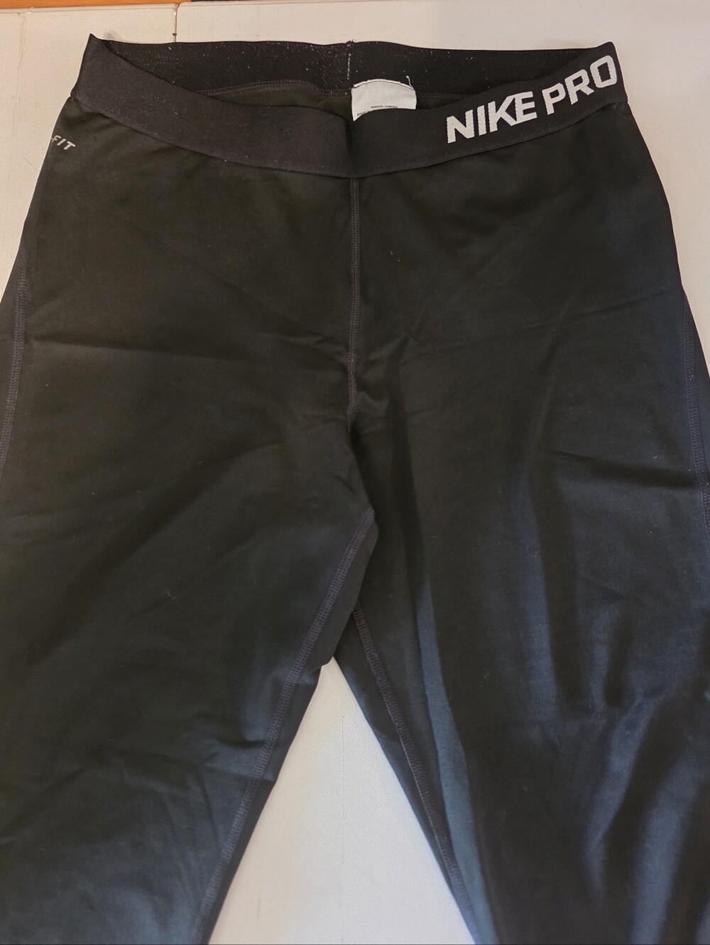 Nike Pro Women’s Black Training Cropped Joggers - Picture 3 of 8